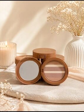 Bronze Glow Striped Bronzer & Contour Compact - Tan